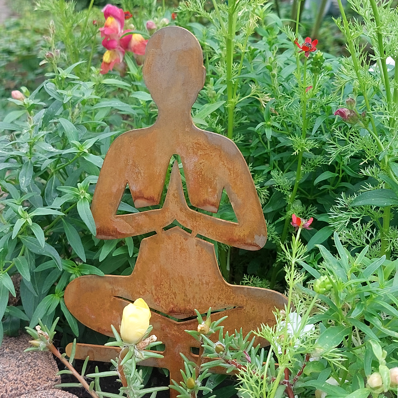 Gartenstecker Yoga-Figur Lotussitz aus Cortenstahl