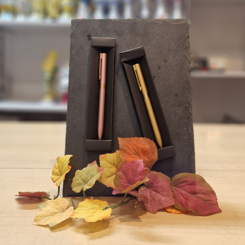 2 Kugelschreiber in rose und gold.